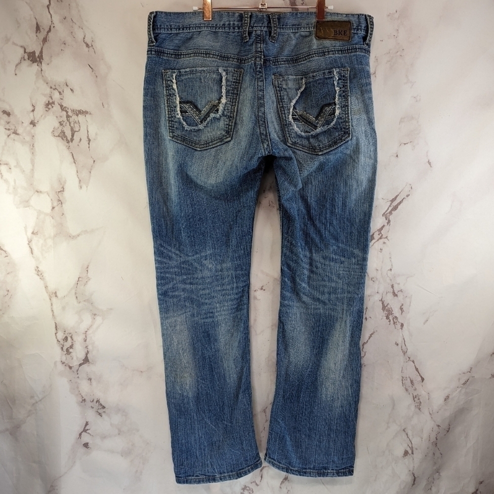 BKE Jeans Mens 38 X 31 Carter Straight Light Wash Distressed Destroyed Flawed
